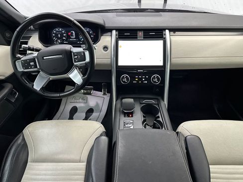 Used 2021 Land Rover Discovery S R-Dynamic image 24