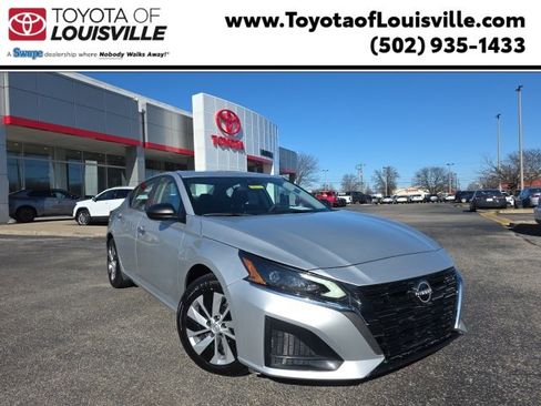 Used 2024 Nissan Altima 2.5 S image 1