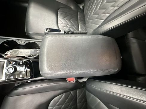 Certified 2025 Kia Sportage X-Line image 23