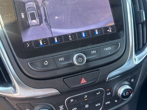 Used 2021 Chevrolet Equinox Premier AWD/4WD image 20