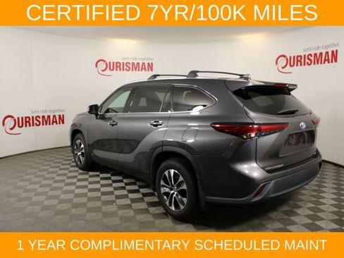 Used 2022 Toyota Highlander XLE AWD/4WD image 5