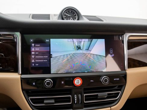 Certified 2026 Porsche Macan image 23