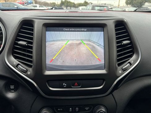 Used 2020 Jeep Cherokee Trailhawk w/ Cold Weather Group image 24