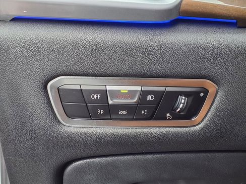 Used 2022 BMW X5 sDrive40i w/ M Sport Package RWD image 9