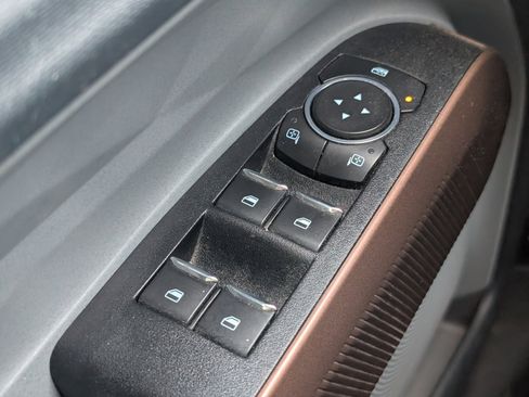 Used 2022 Ford Maverick Lariat w/ Lariat Luxury Package image 6