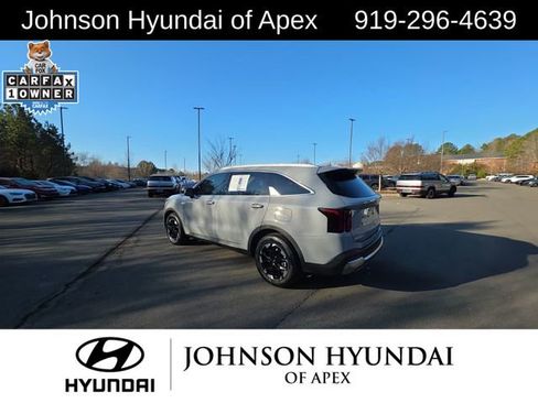 Used 2024 Kia Sorento S w/ Panoramic Sunroof Package image 17
