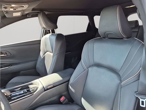 Used 2025 Toyota Crown Signia w/ Advanced Technology Package AWD/4WD image 31