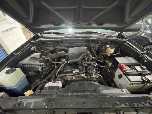 Used 2010 Toyota Tacoma 4x4 Regular Cab image 28