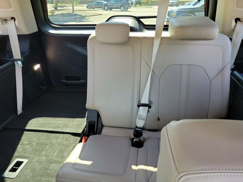 Used 2022 Ford Expedition Limited image 8