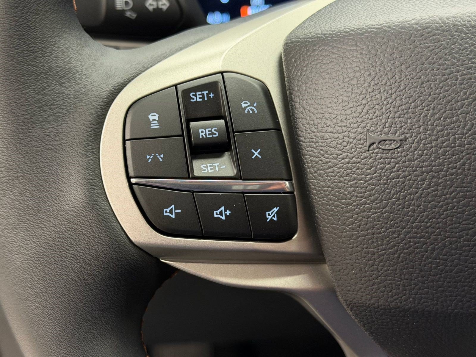 New 2026 Ford Explorer Active w/ Active Comfort Package AWD/4WD image 14