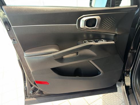 Certified 2022 Kia Sorento S FWD image 12