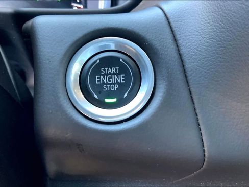 Used 2023 GMC Yukon XL SLT image 29