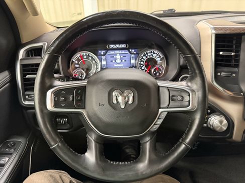 Used 2019 RAM 1500 Laramie AWD/4WD image 32