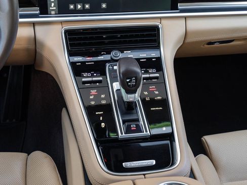 Used 2018 Porsche Panamera 4S image 14