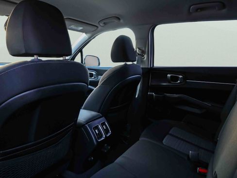 Certified 2024 Kia Sorento LX FWD image 23