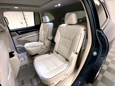Used 2025 Buick Enclave Avenir w/ Super Cruise Package AWD/4WD image 25