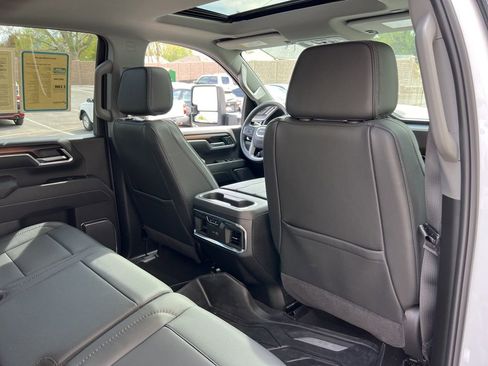 Used 2025 GMC Sierra 3500 Denali w/ Denali Reserve Package AWD/4WD image 28
