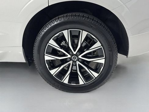 Used 2023 Volvo XC60 B5 Core w/ Climate Package AWD/4WD image 32