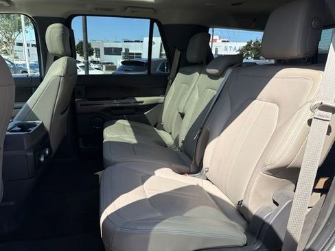 Used 2018 Ford Expedition Limited w/ Equipment Group 301A RWD image 21