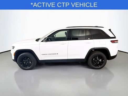 New 2025 Jeep Grand Cherokee Altitude AWD/4WD image 4