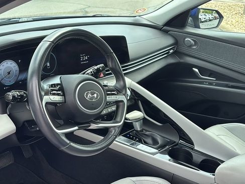 Used 2023 Hyundai Elantra Limited FWD image 22