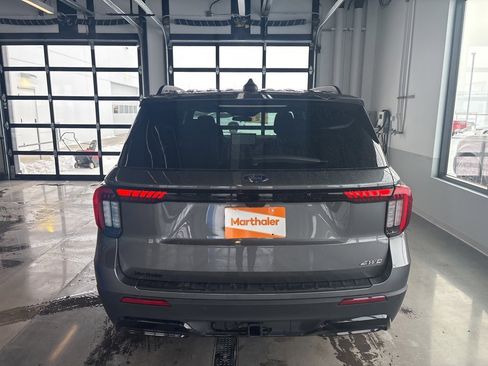 Used 2025 Ford Explorer ST-Line image 4