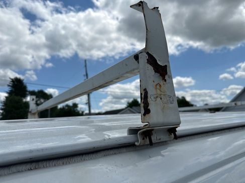 Used 2018 Chevrolet Express 2500 image 32