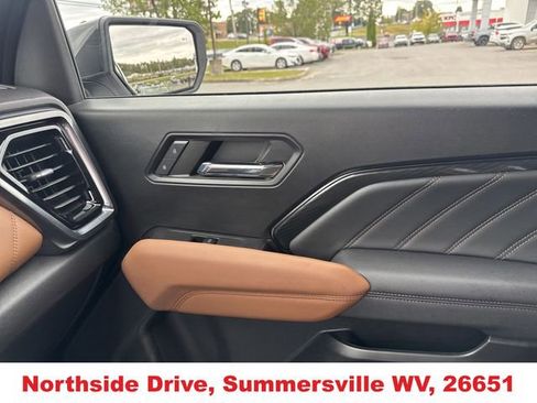 Used 2024 GMC Canyon AT4 w/ AT4 Premium Package image 29