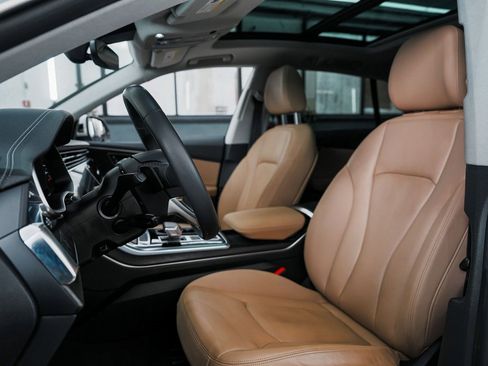 Used 2023 Audi Q8 Premium w/ Convenience Package image 31