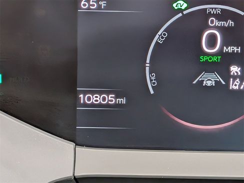 Used 2024 Toyota Prius Limited w/ Limited Premium Package image 18