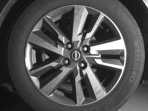 Used 2025 Nissan Versa SV FWD image 15
