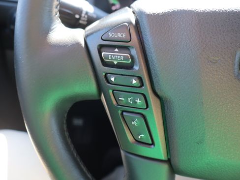 Used 2023 Nissan Titan SV w/ SV Convenience Package AWD/4WD image 15