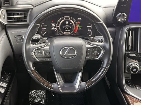 Used 2023 Lexus LX 600 4WD w/ Ultra Luxury Package image 13