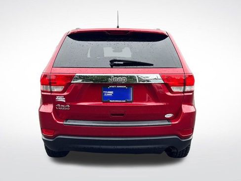 Used 2011 Jeep Grand Cherokee Laredo AWD/4WD image 4