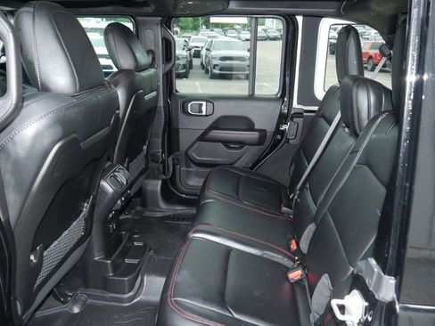 Used 2024 Jeep Wrangler Unlimited Rubicon AWD/4WD image 26