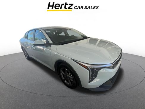 Used 2025 Kia K4 LXS image 1