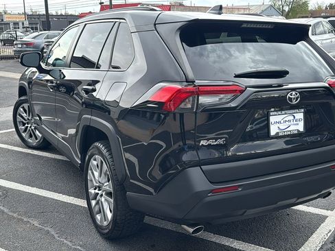 Used 2022 Toyota RAV4 XLE Premium w/ Carpet Mat Package (TMS) image 5