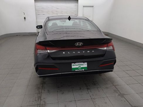 Used 2025 Hyundai Elantra Sport FWD image 6