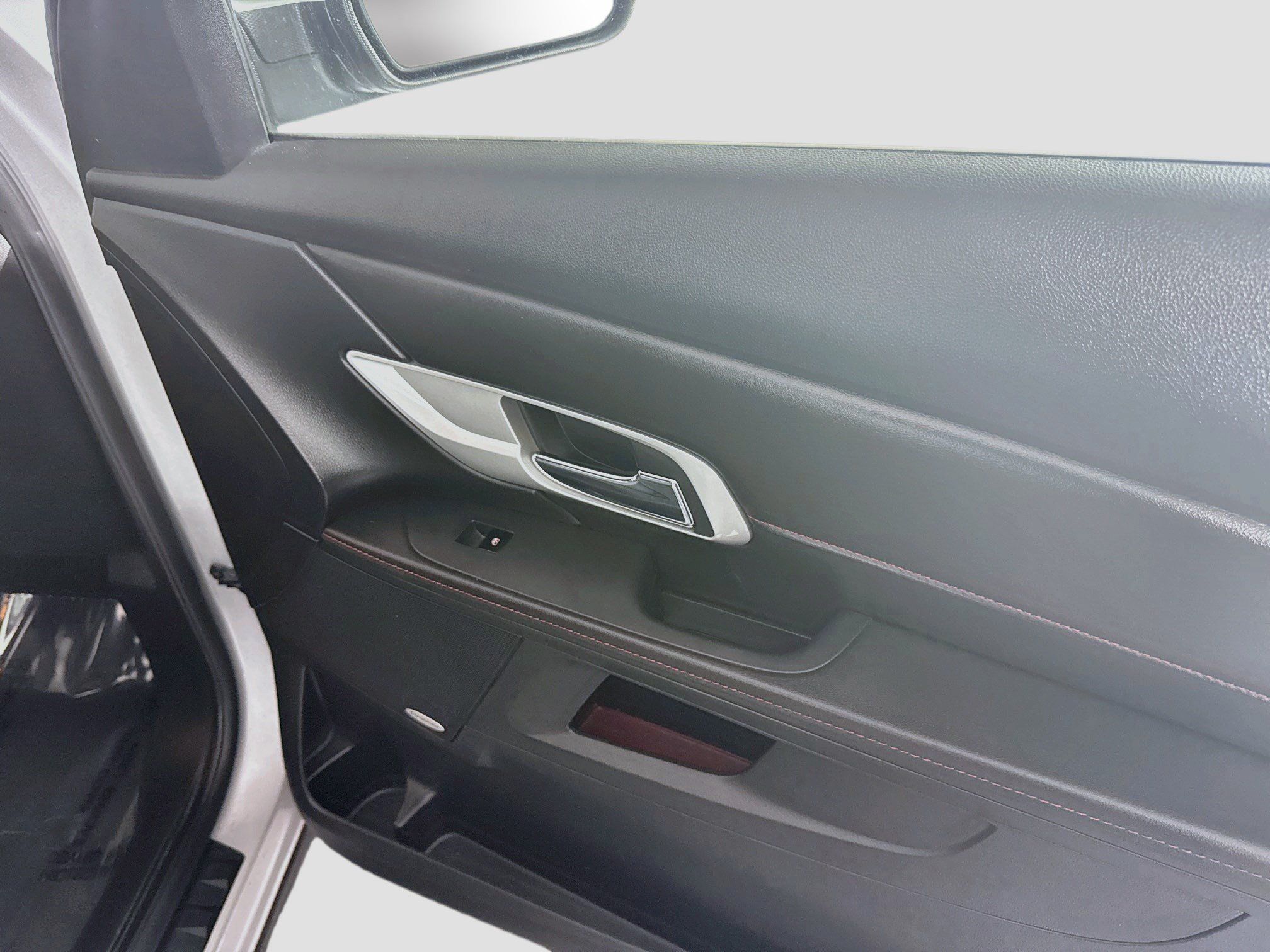 Used 2011 GMC Terrain SLE FWD image 30