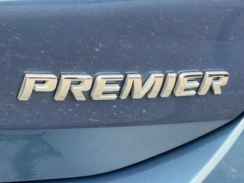 Used 2024 Chevrolet Equinox Premier AWD/4WD image 2
