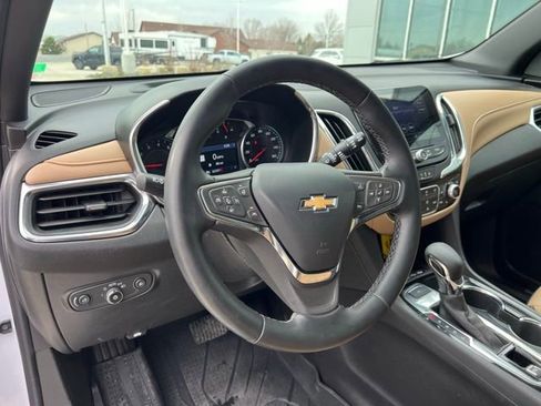 Used 2024 Chevrolet Equinox Premier image 18