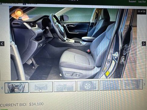Used 2025 Toyota RAV4 XLE AWD/4WD image 11