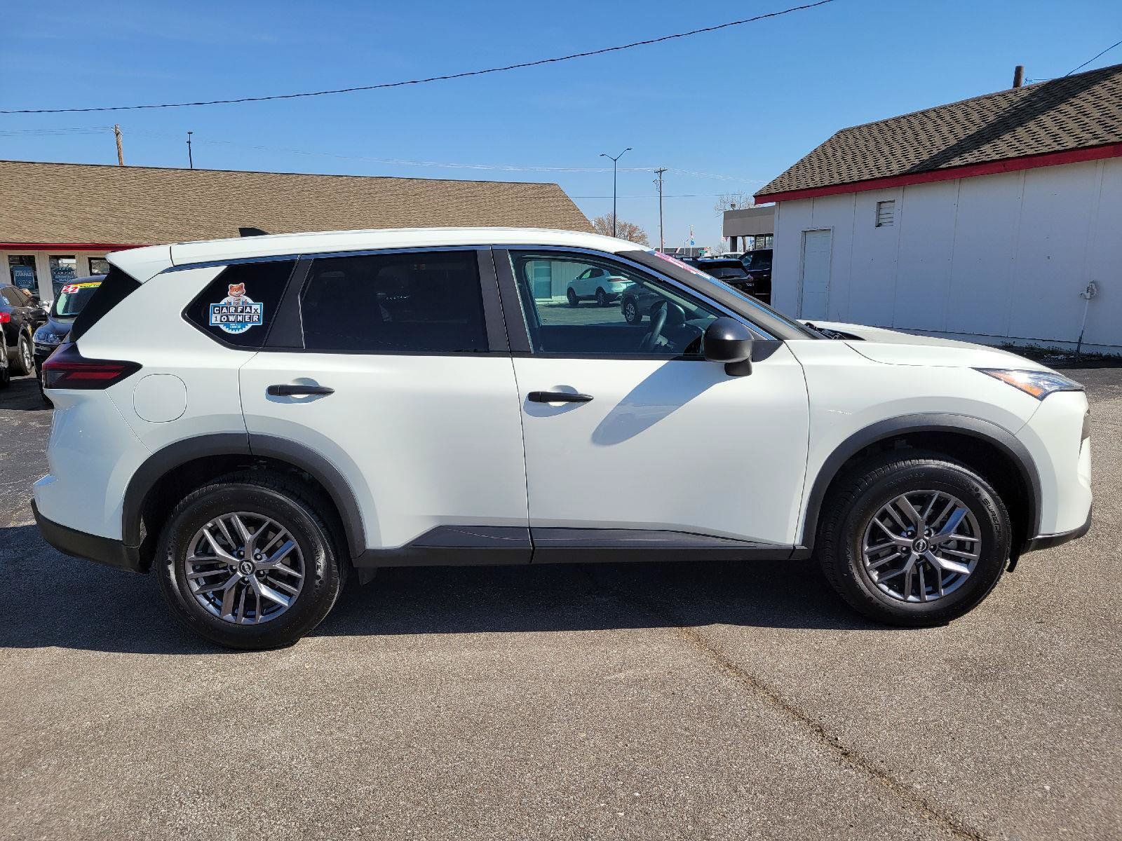Used 2024 Nissan Rogue S AWD/4WD image 11