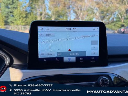 Used 2022 Ford Escape Titanium w/ Titanium Premium Package image 17