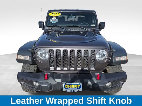 Used 2023 Jeep Gladiator Rubicon w/ Cold Weather Group image 17