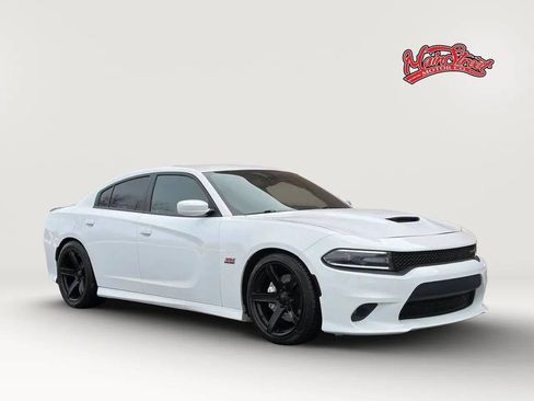 Used 2018 Dodge Charger R/T Scat Pack image 1