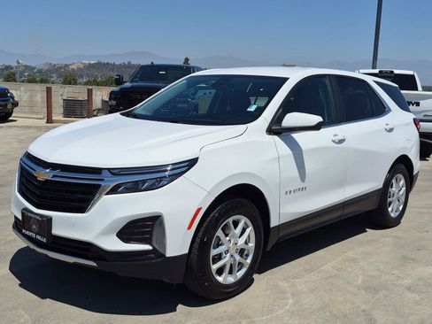 Used 2024 Chevrolet Equinox LT AWD/4WD image 3