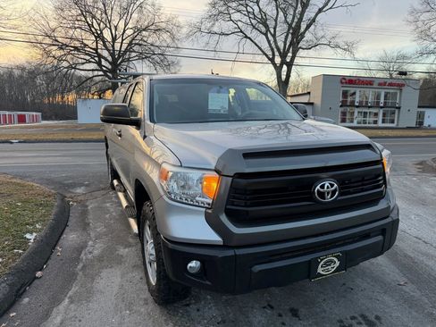 Used 2015 Toyota Tundra SR image 3
