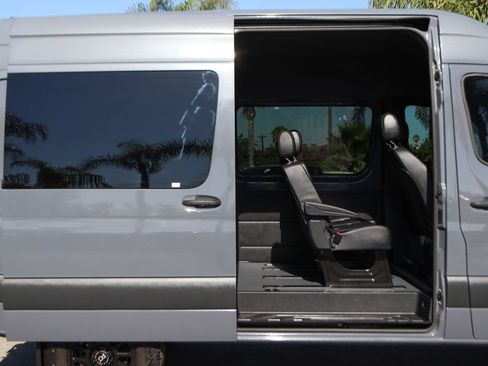 Used 2021 Mercedes-Benz Sprinter 2500 image 14