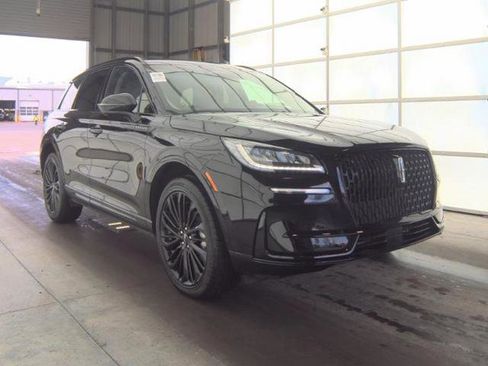 Used 2025 Lincoln Corsair AWD w/ Equipment Group 101A image 3